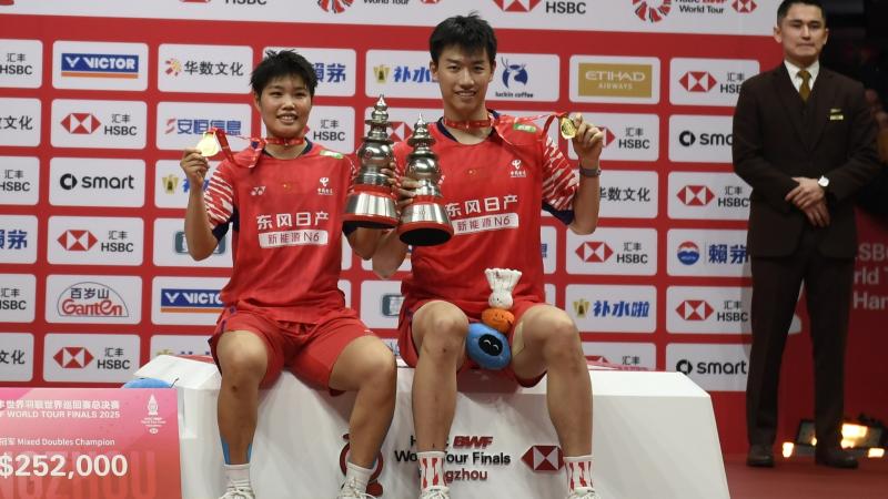 阿斯：维尼修斯希望继续为皇马效力，续约谈判已步入正轨（阿斯：维尼修斯愿留皇马，续约进程正稳步推进）