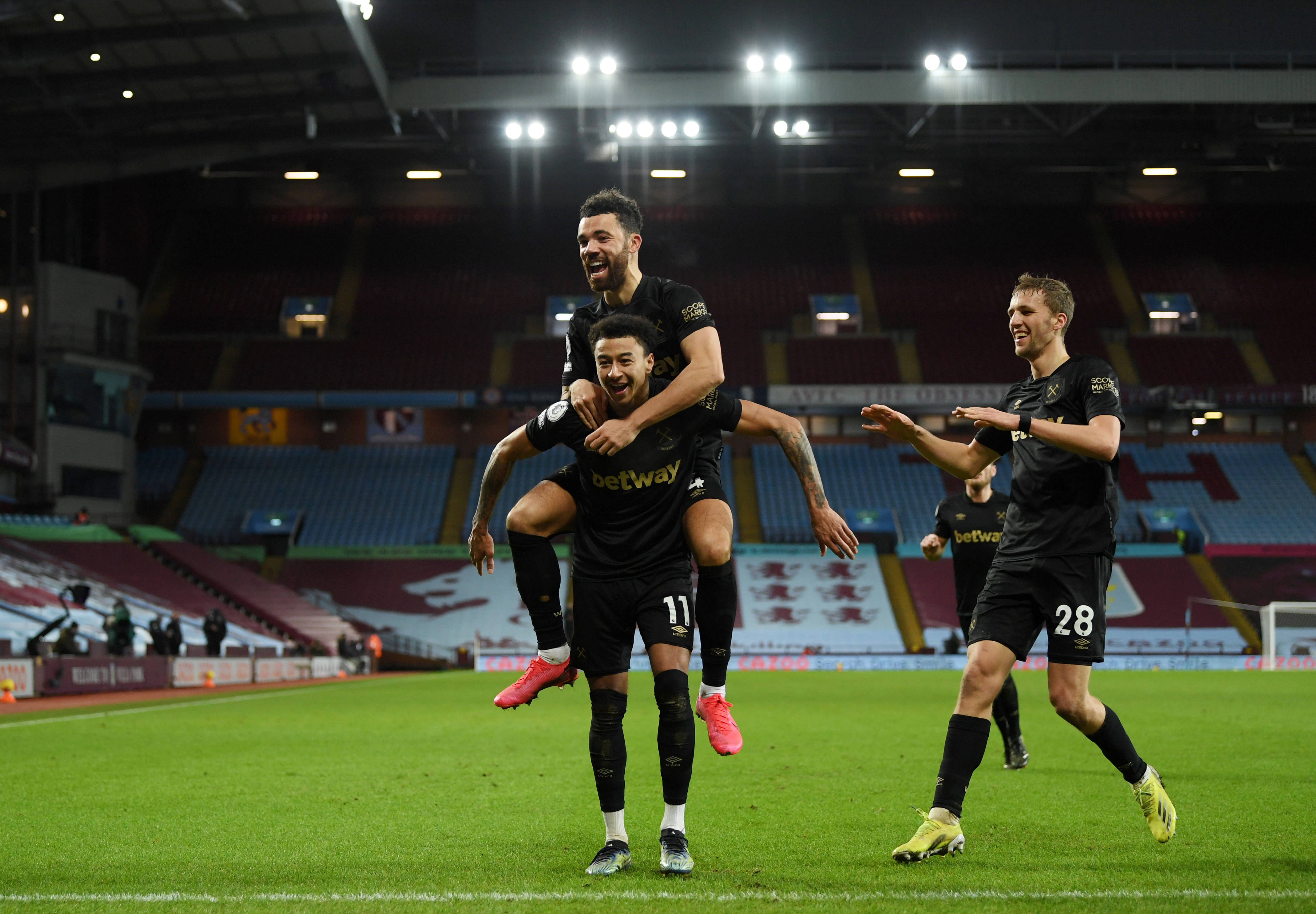 多库：我现在会主动要球；亨利教了我1对1过人的细节（多库：现在我会主动要球，亨利教给我一对一过人要诀）