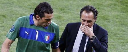 欧冠本轮最佳球员候选：姆巴佩、维蒂尼亚、吉拉西、奥巴梅扬（欧冠本轮最佳球员提名：姆巴佩、维蒂尼亚、吉拉西、奥巴梅扬）