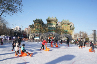 TA：马斯切拉诺已取得长足进步，将苏亚雷斯放替补席便是证明（TA：让苏亚雷斯坐替补，足证马斯切拉诺的长足进步）