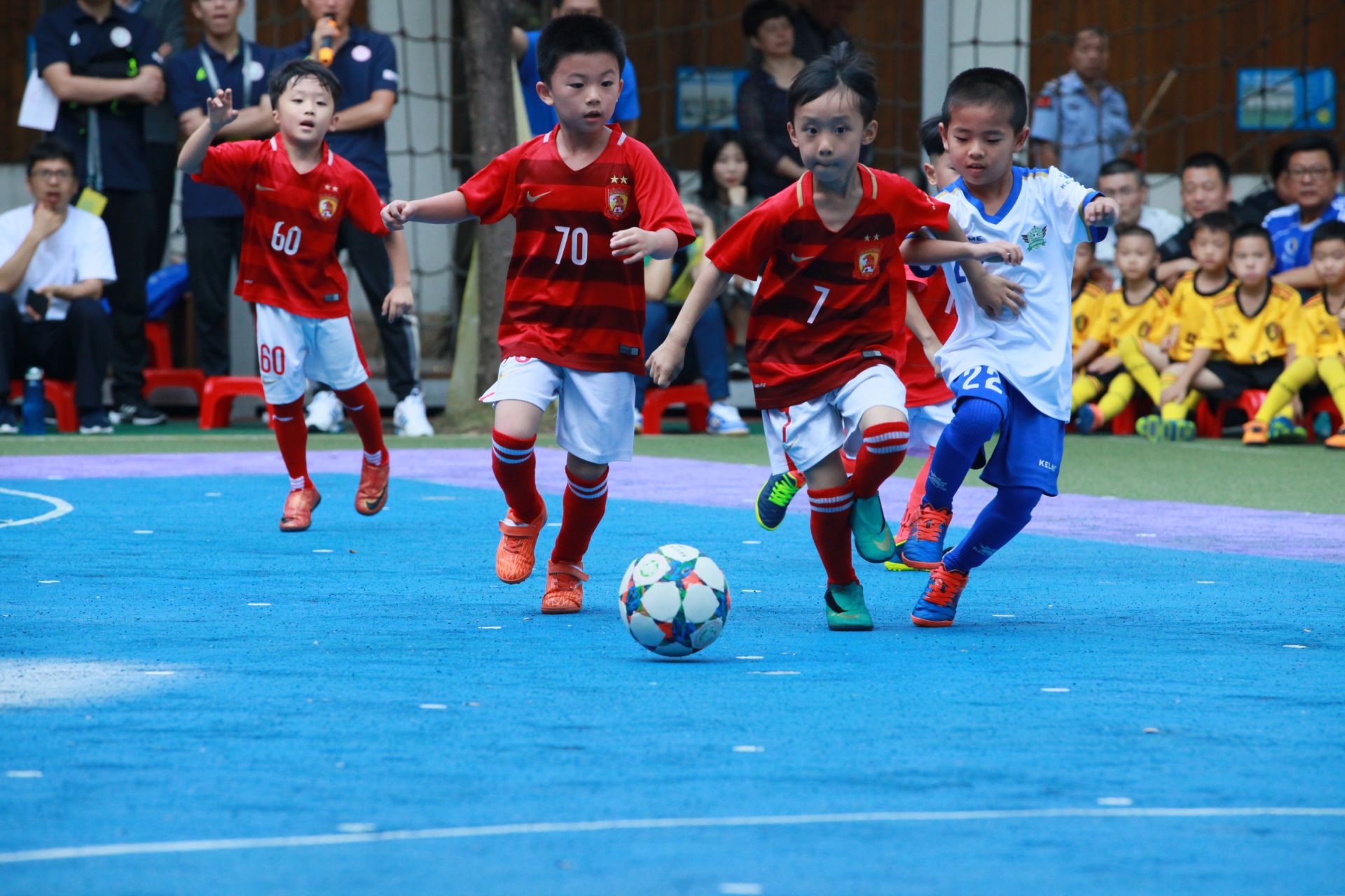 斯通斯：今天晚上作为一个整体，我们表现得不够好（斯通斯：今晚全队发挥欠佳）