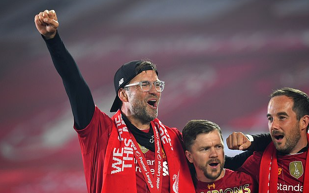 赞布罗塔谈尤文现状：信任斯帕莱蒂经验，球队仍有夺冠的机会（赞布罗塔：信赖斯帕莱蒂的丰富经验，尤文仍具争冠希望）