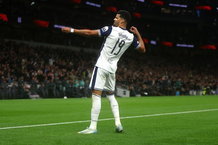 名宿：尼科-帕斯像托蒂，他是意甲最好的球员理应回皇马效力（名宿盛赞尼科-帕斯堪比托蒂：意甲最佳，理应回归皇马）