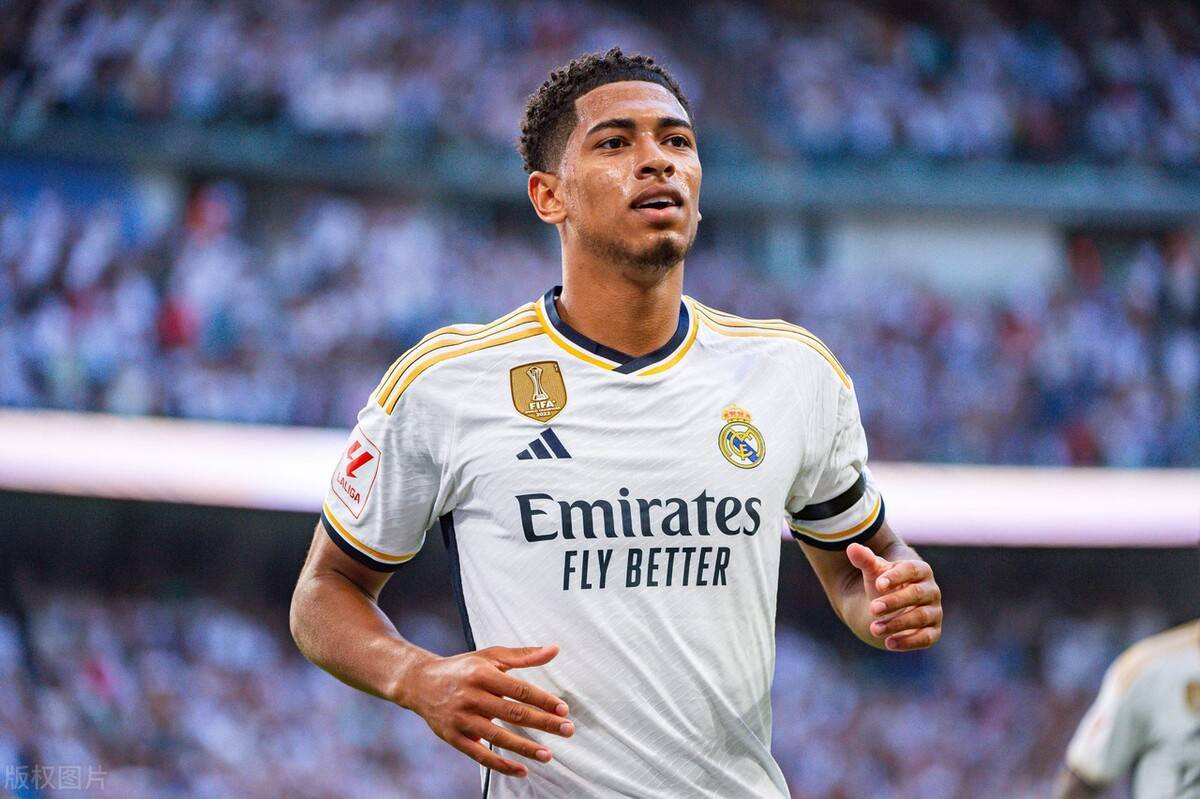 队记：此前被列入缺席名单的克莱，可以出战今天的比赛（队记：克莱从缺席名单移除，今日确认出战）