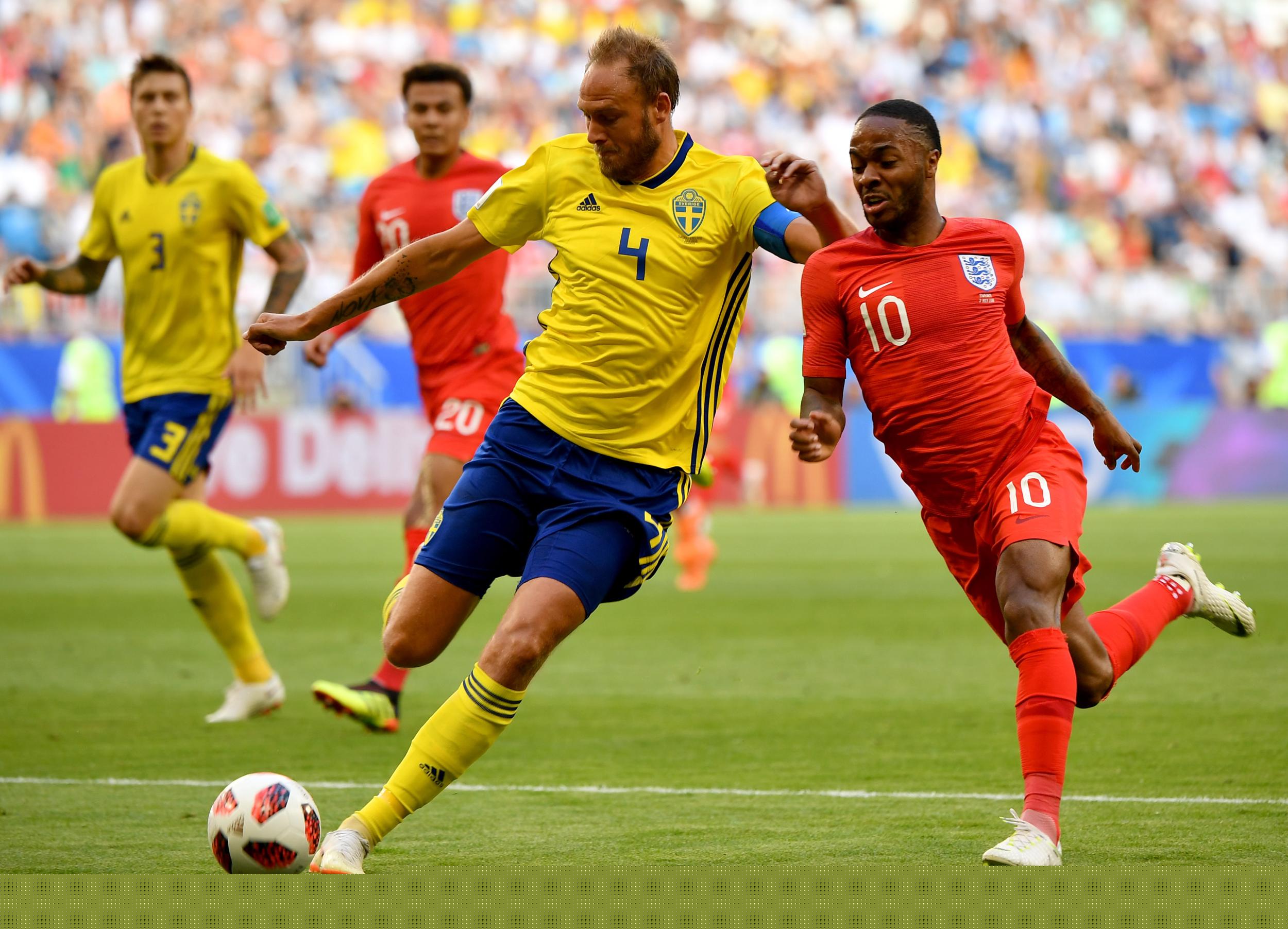 帕尔特伊律师：否认所有指控，配合CPS调查三年，期待最终清白（帕尔特伊律师：坚称无辜，三年配合CPS调查，盼还以清白）