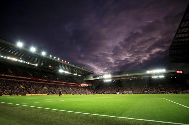 C罗本世纪左脚进球数位列第五，也是前十中唯一的非左脚球员（本世纪左脚进球榜：C罗第5，前十中唯一惯用右脚者）