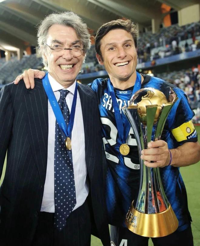 记者：本届世界杯将有半场球员和教练采访，赛前两天开发布会（记者透露：本届世界杯增设半场球员和教练采访，赛前两天举行发布会）