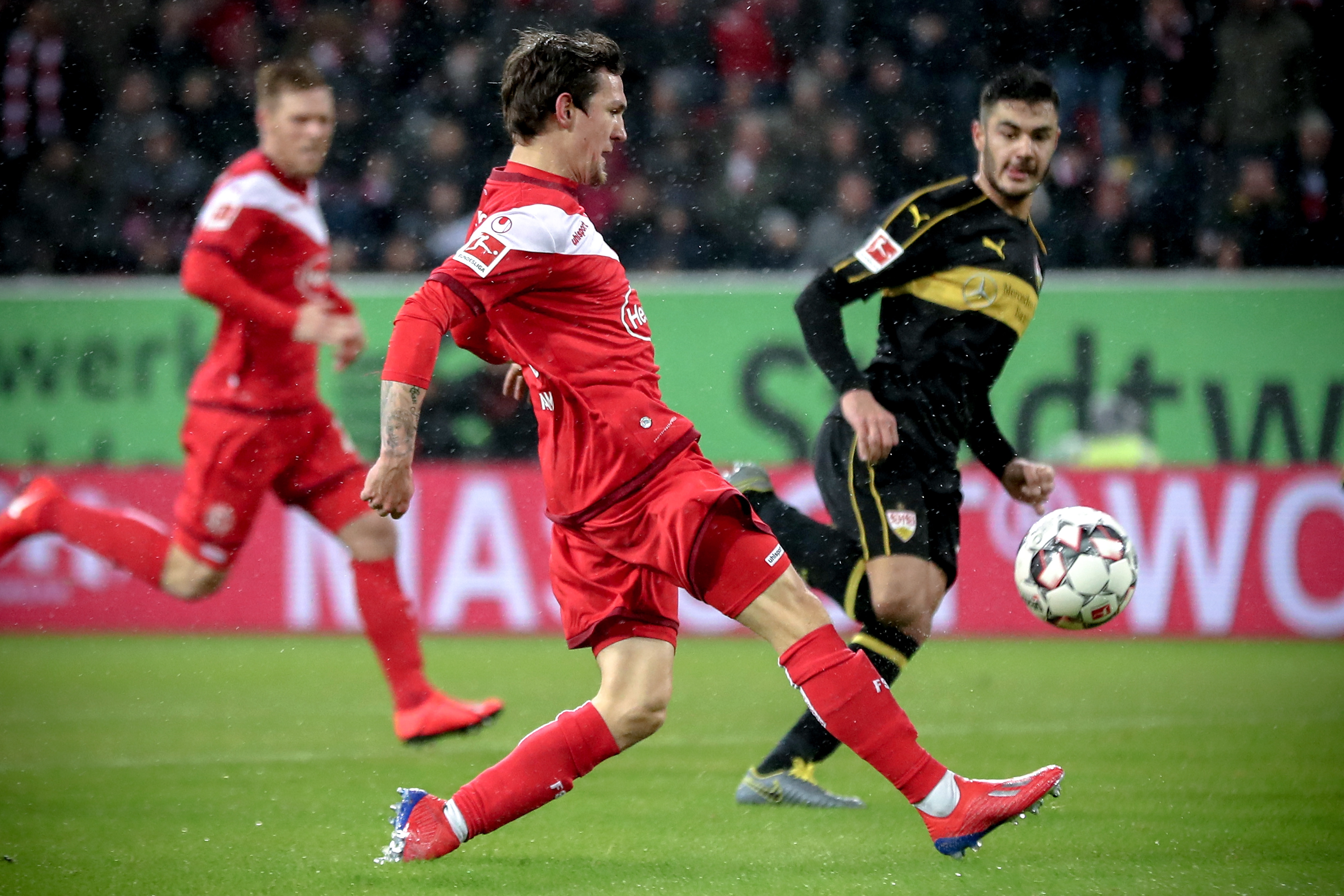 欧协联联赛阶段晋级形势：白堡已提前锁定，水晶宫取胜有望直通（欧协联联赛阶段出线态势：白堡已提前晋级，水晶宫赢球可直通）