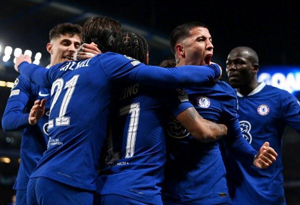 热议汪士钦红牌：对方踢人很隐蔽；染红动作太业余，狂性大发（汪士钦红牌掀争议：对手暗踢难察，染红动作过于业余，情绪一度失控）