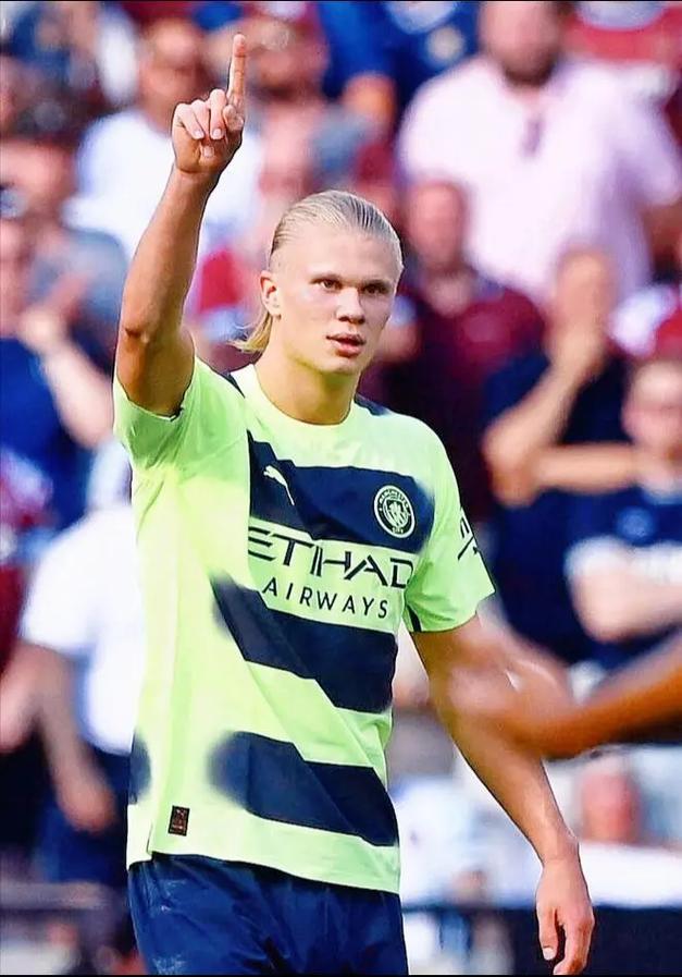 妻子祝贺塞鸟：无比骄傲，你就像一道光照亮了我们全家的生活（妻子深情贺塞鸟：无比自豪，你是照亮全家的那束光）